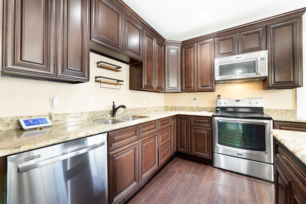 Smith L R - Residential