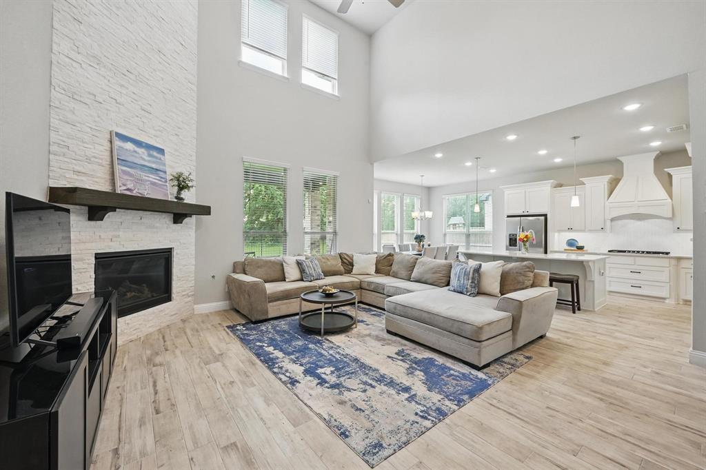 1008 Fallbrook Avenue