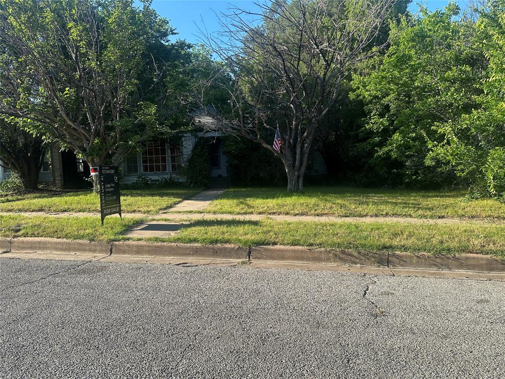 3705 Ellsmere Court