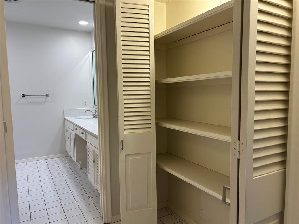 Diamond Head Condos - Residential Lease