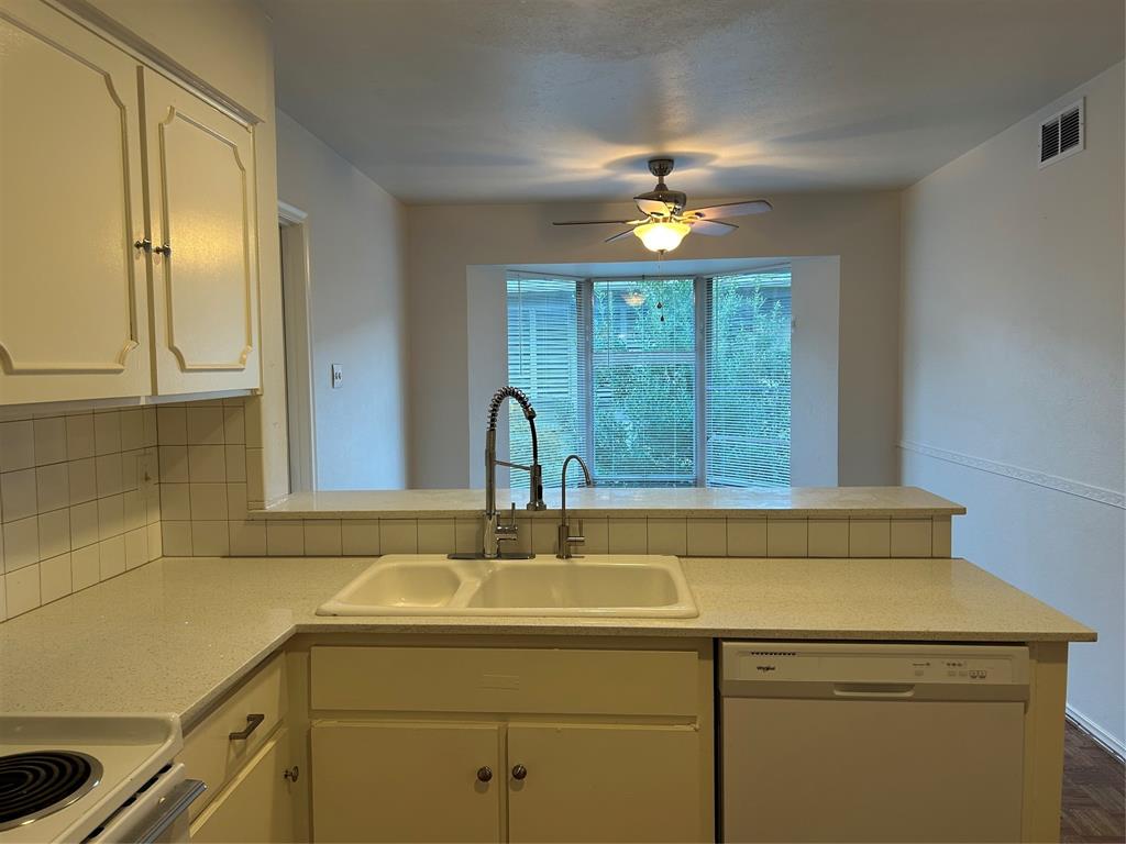 Diamond Head Condos - Residential Lease