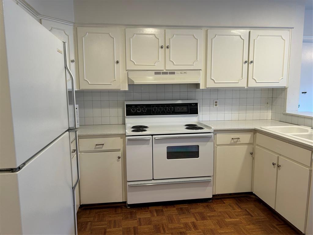 Diamond Head Condos - Residential Lease