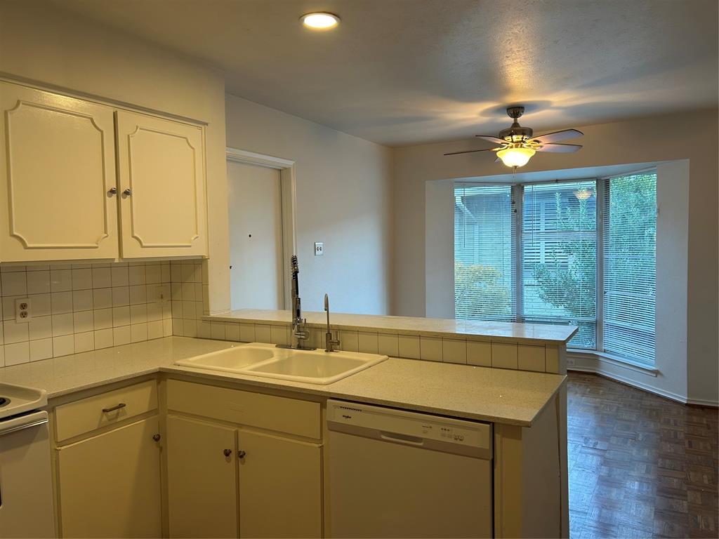 Diamond Head Condos - Residential Lease