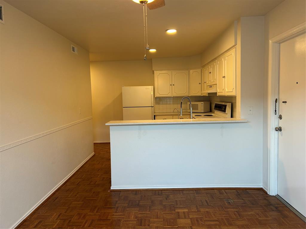 Diamond Head Condos - Residential Lease