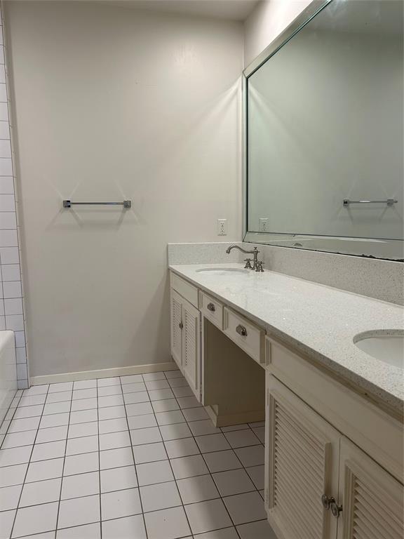 Diamond Head Condos - Residential Lease