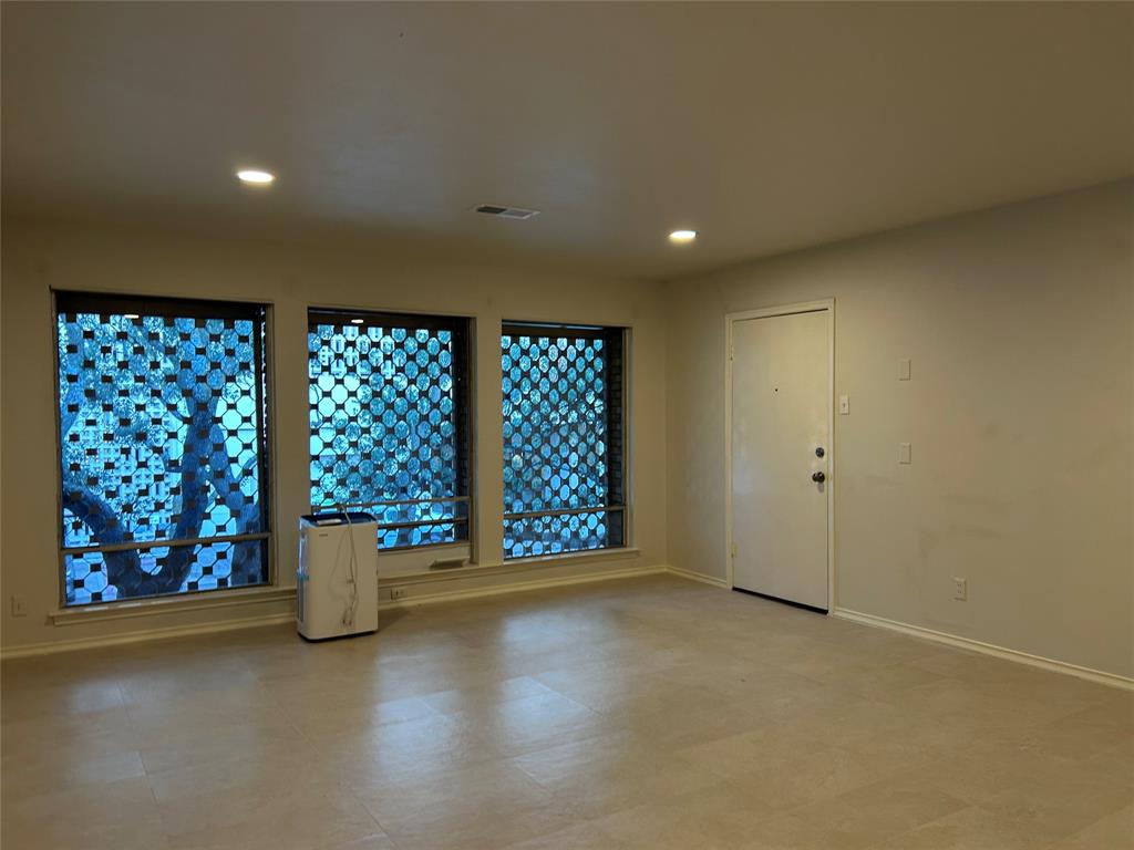 Diamond Head Condos - Residential Lease