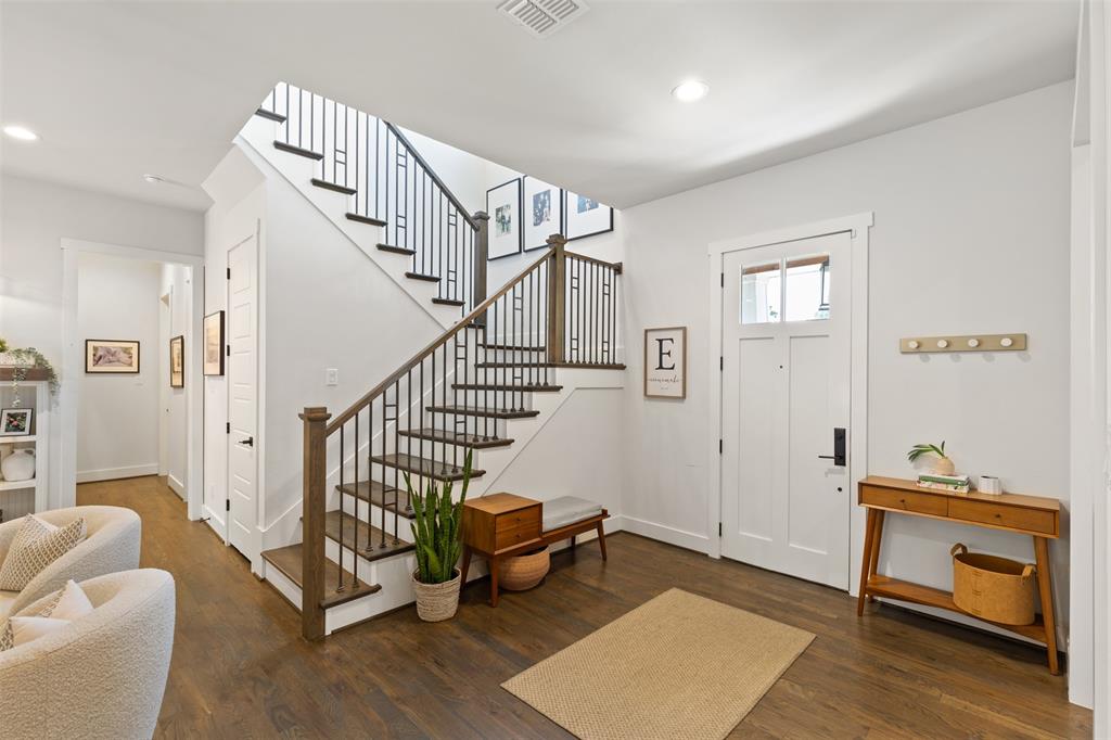 318 Oakcrest Drive
