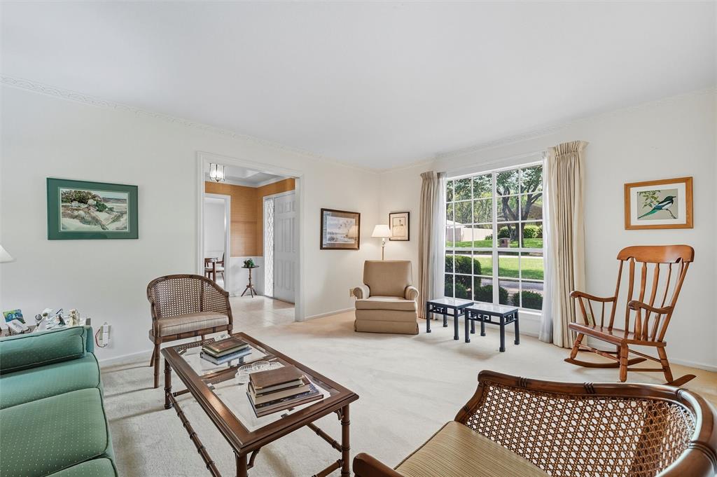 1204 Greenbriar Lane