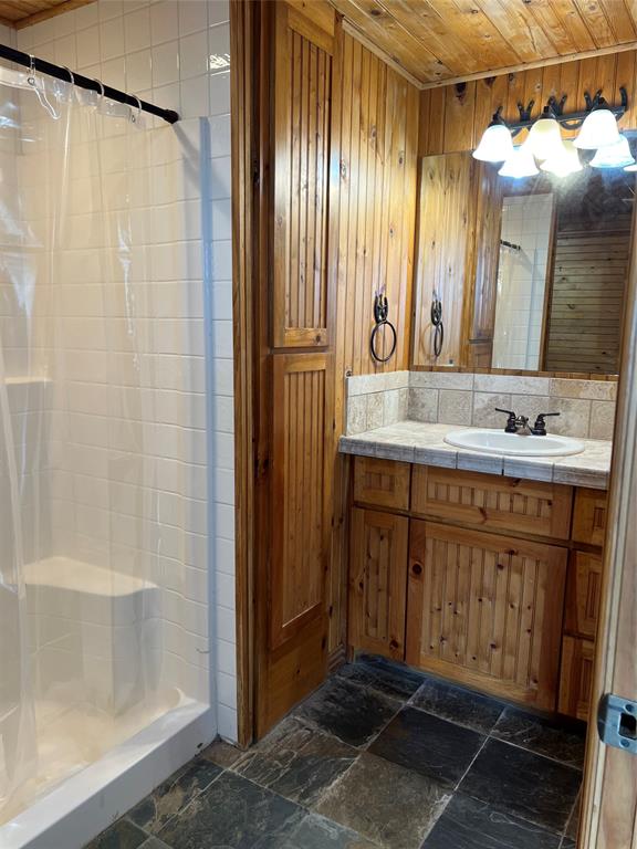 H.T. & B. RR. CO. SURVEY, ABSTRACT NO. 422 - Land