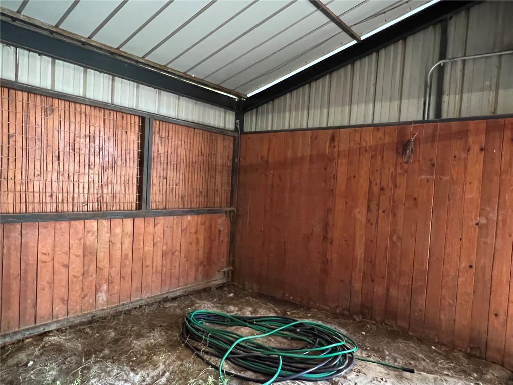 H.T. & B. RR. CO. SURVEY, ABSTRACT NO. 422 - Land