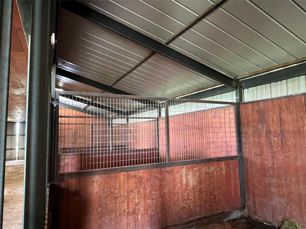 H.T. & B. RR. CO. SURVEY, ABSTRACT NO. 422 - Land