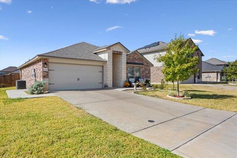 Photo of 11204 Echo Drive, Waco, TX 76708 (MLS # 21113034)