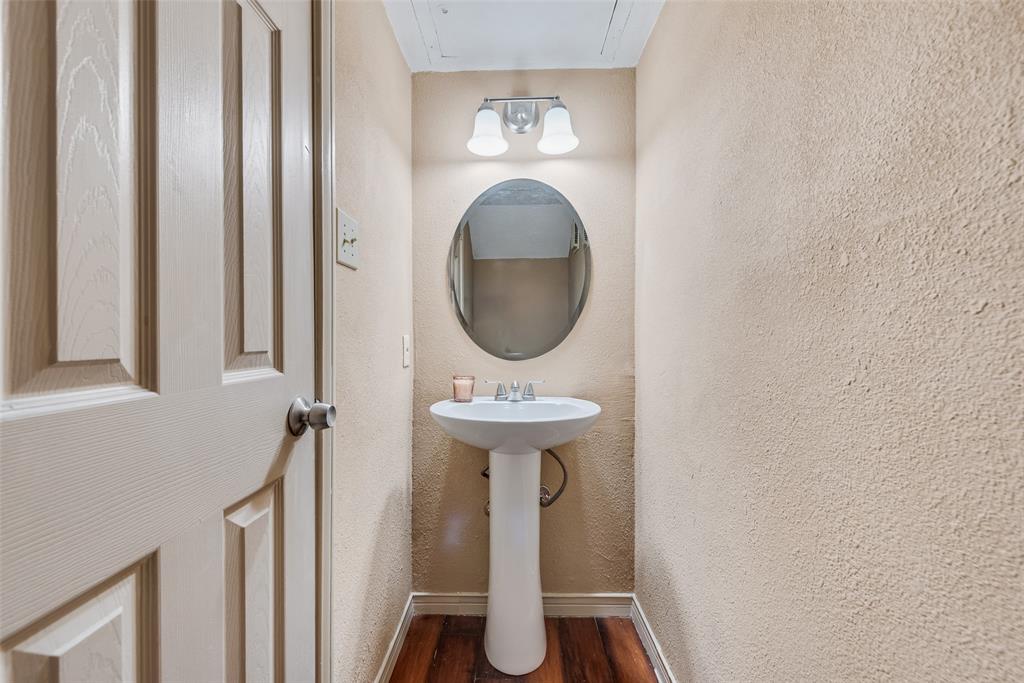 Woodlands 01 On Creek - Residential