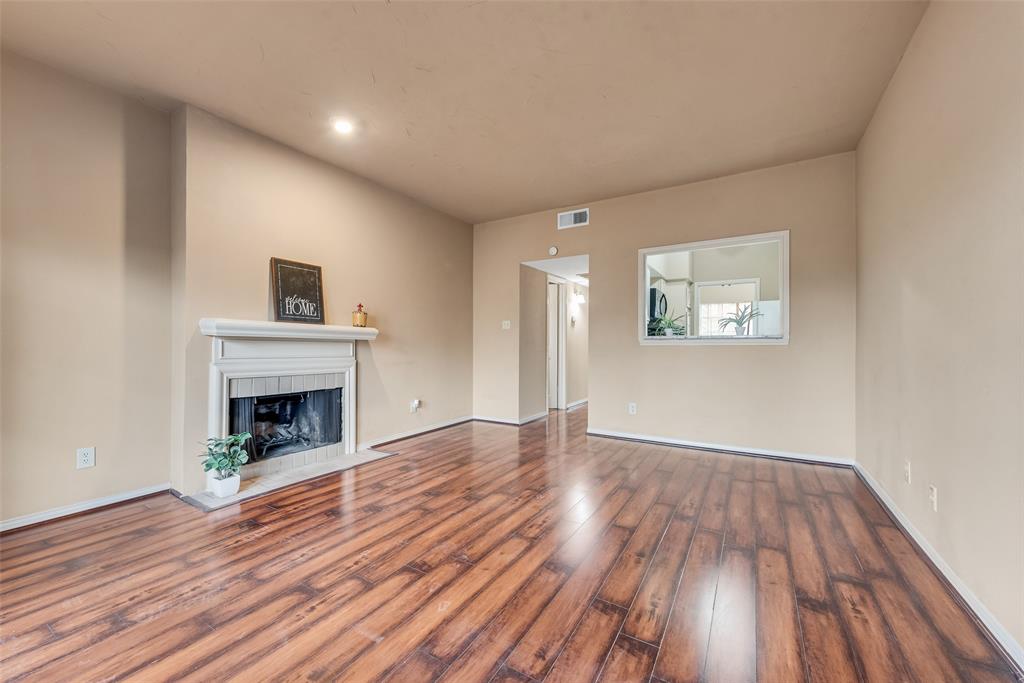 Woodlands 01 On Creek - Residential