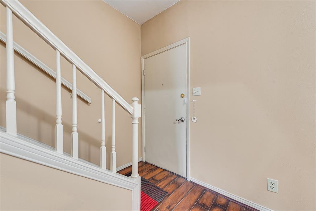 Woodlands 01 On Creek - Residential