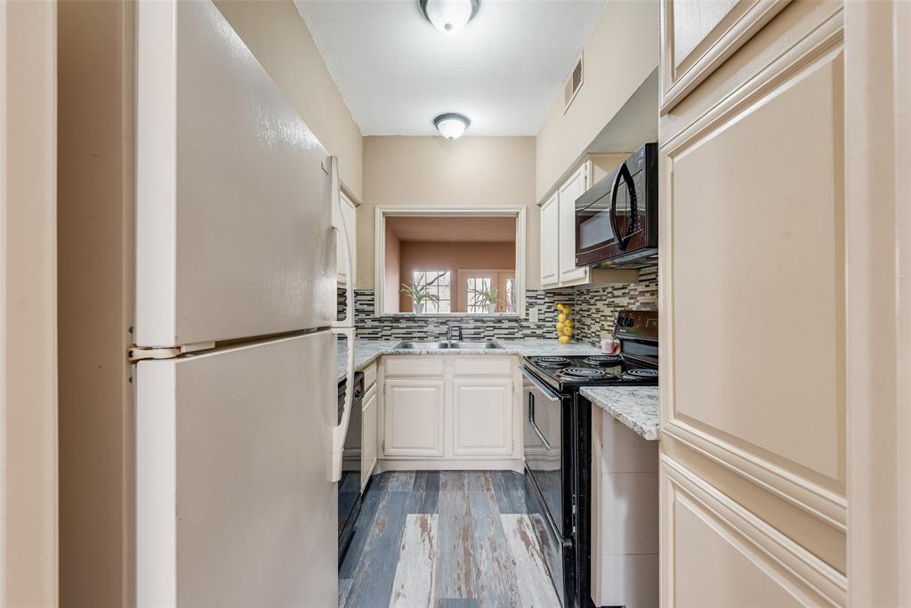 Woodlands 01 On Creek - Residential