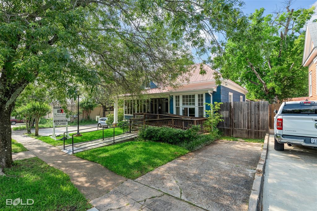 678 Egan Street
