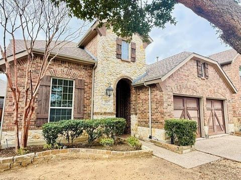 Photo of 2517 Erec Drive, Lewisville, TX 75056 (MLS # 21212857)