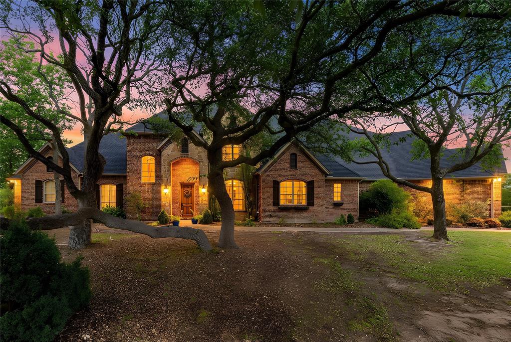 201 N Oakvista Court