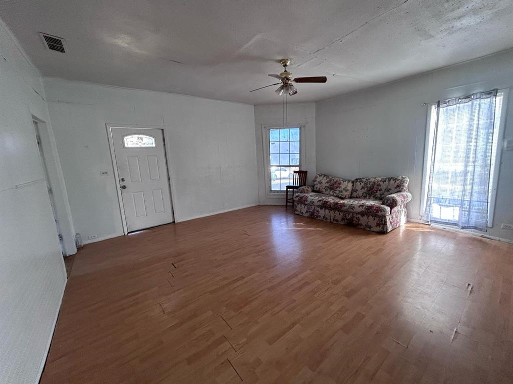 1032 S Montgomery Street