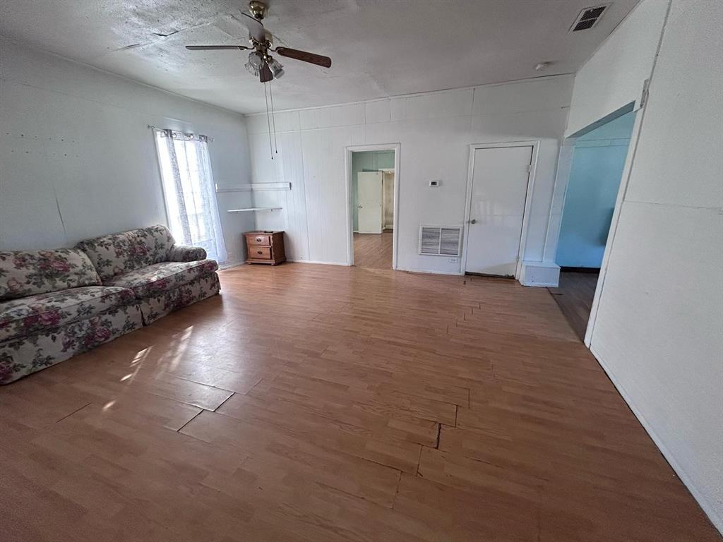 1032 S Montgomery Street