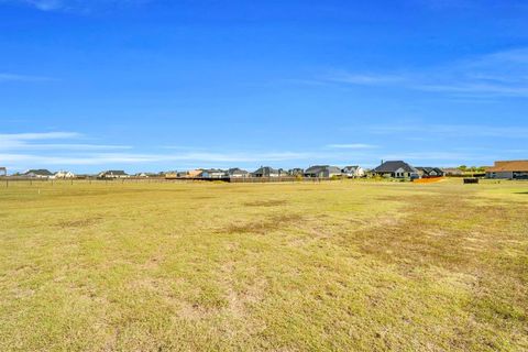 Tiny photo for 820 Red Tail Road, Waxahachie, TX 75167 (MLS # 21070293)