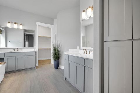 Tiny photo for 820 Red Tail Road, Waxahachie, TX 75167 (MLS # 21070293)