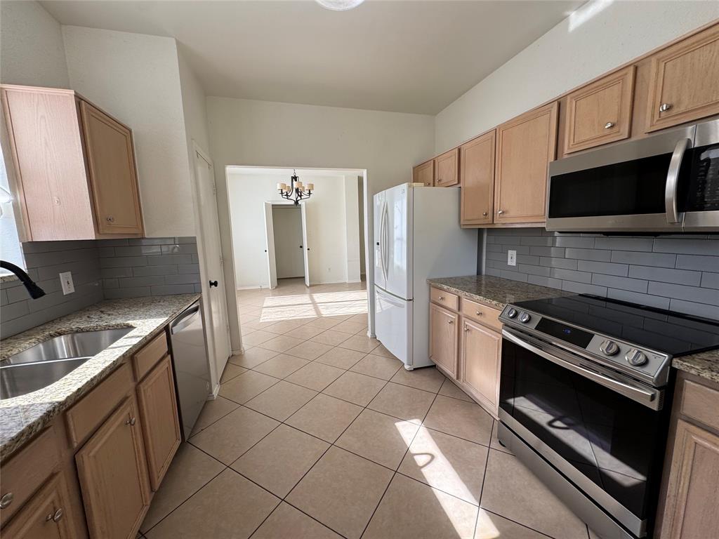 Park Creek Estates Summerfields - Residential Lease