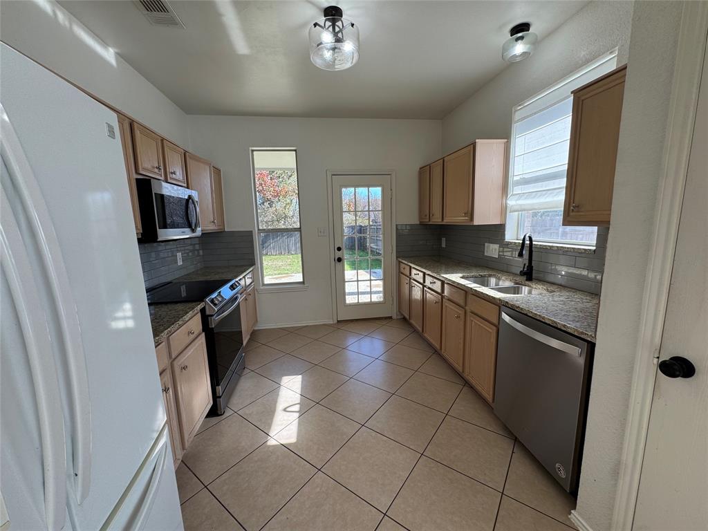 Park Creek Estates Summerfields - Residential Lease