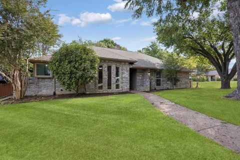 Photo of 3702 Elmcrest Circle, Garland, TX 75040 (MLS # 21397120)