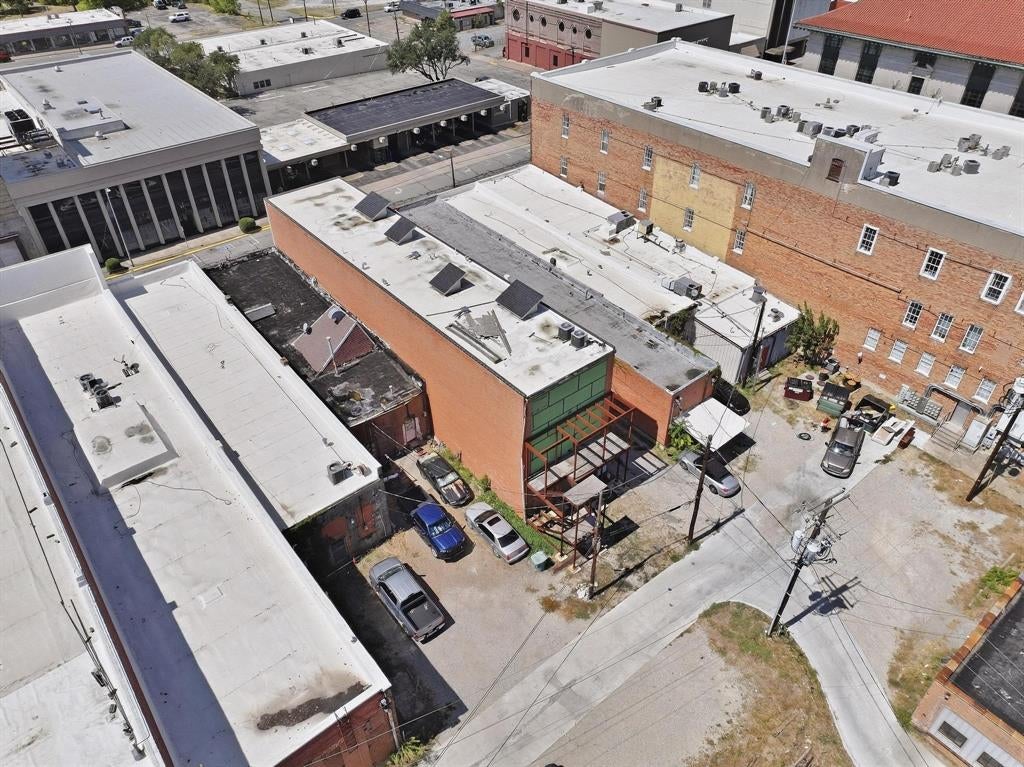 213 N Travis Street