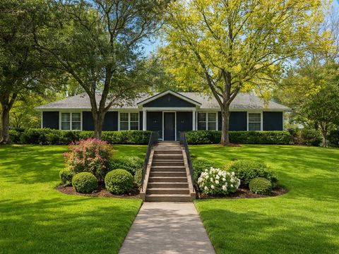 5800 Mount Rockwood Circle Waco TX 76710