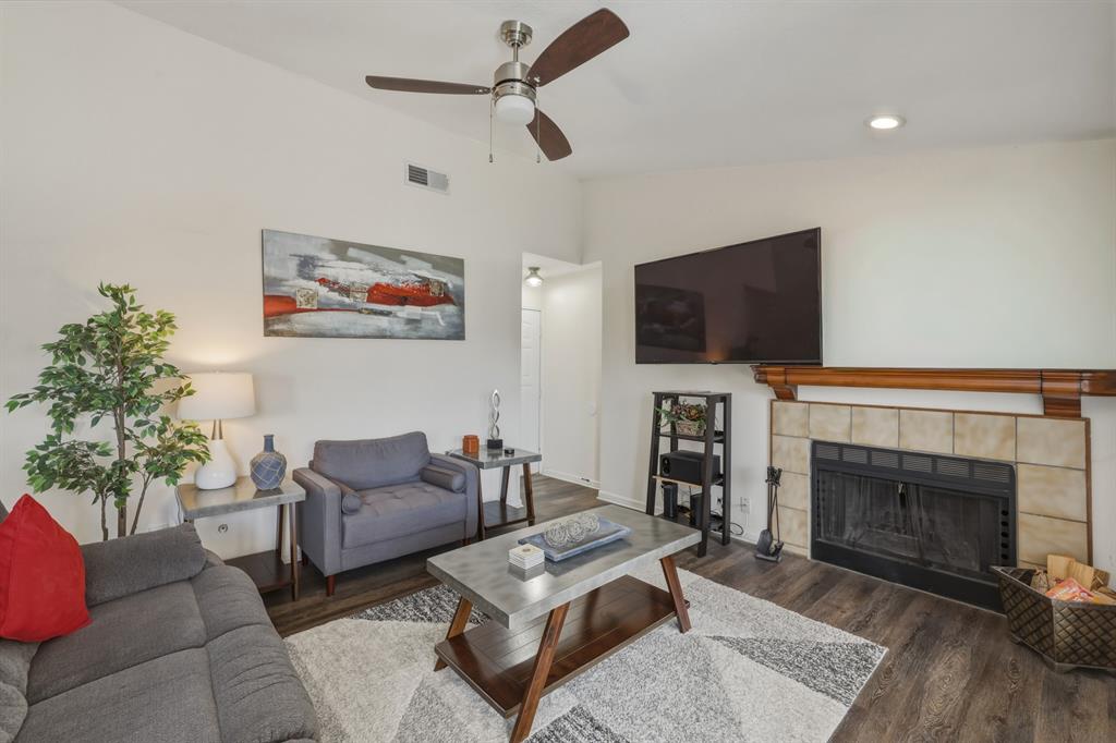 1900 Cloisters Drive 322