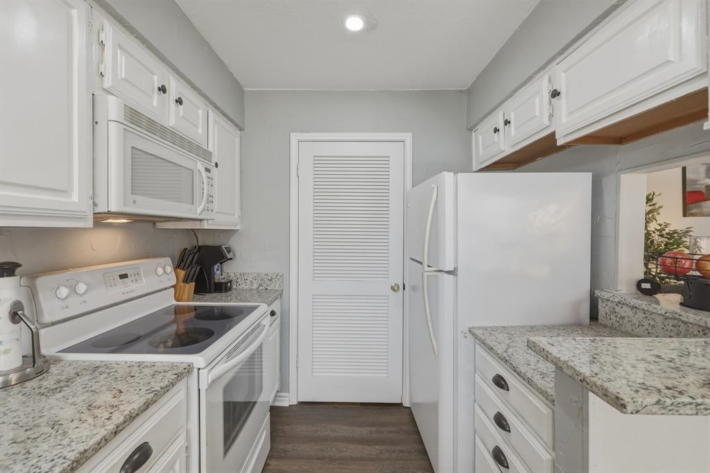 Cloisters Condo The - Residential