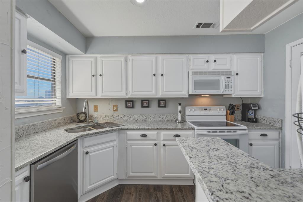 Cloisters Condo The - Residential