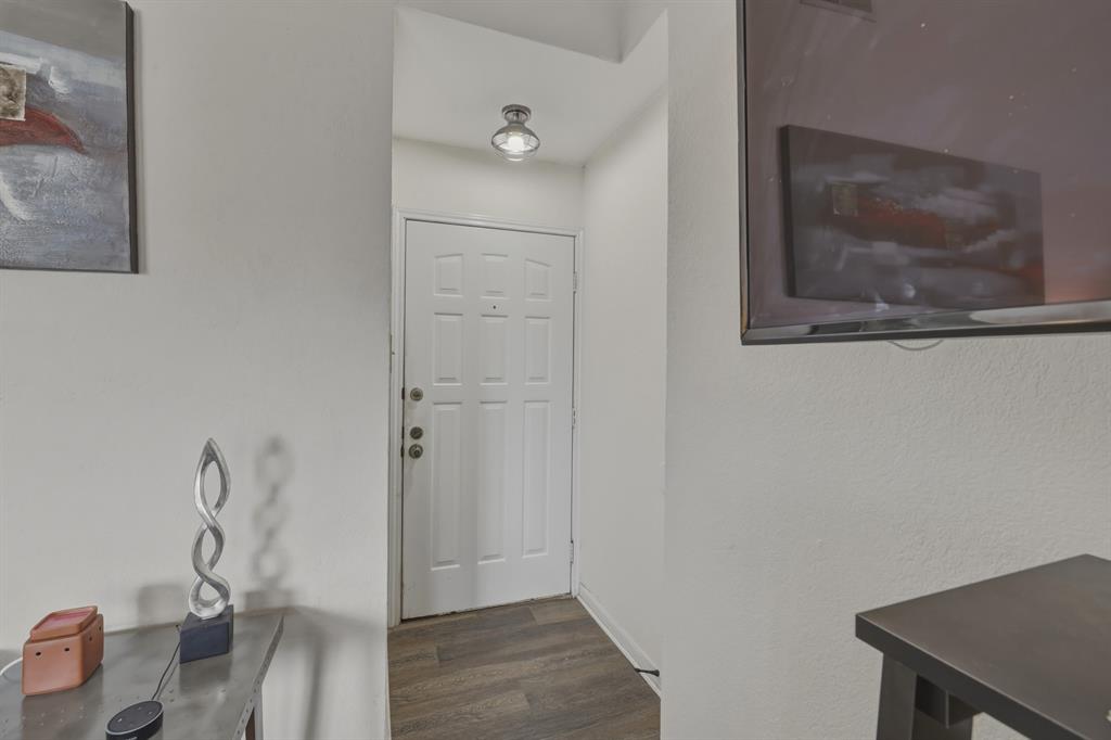 Cloisters Condo The - Residential