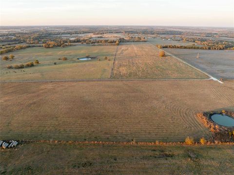 Photo of TBD LOT 11 CR 15200, Pattonville, TX 75468 (MLS # 21229772)