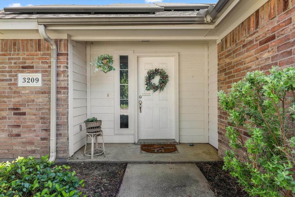 3209 Lance Lane