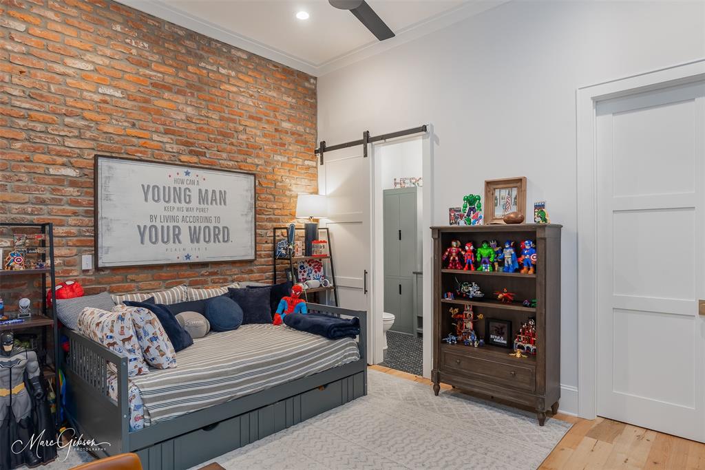 Oak Alley - Residential