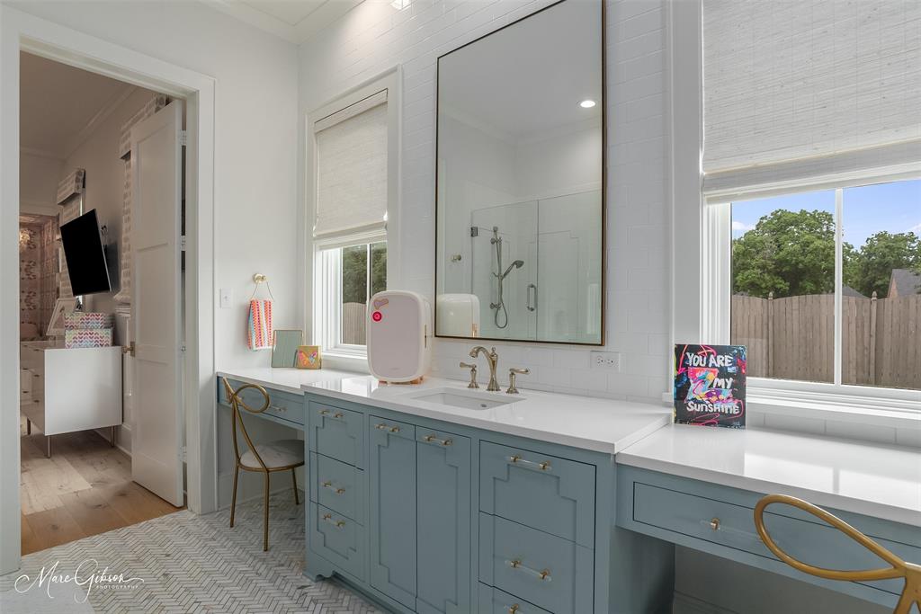 Oak Alley - Residential