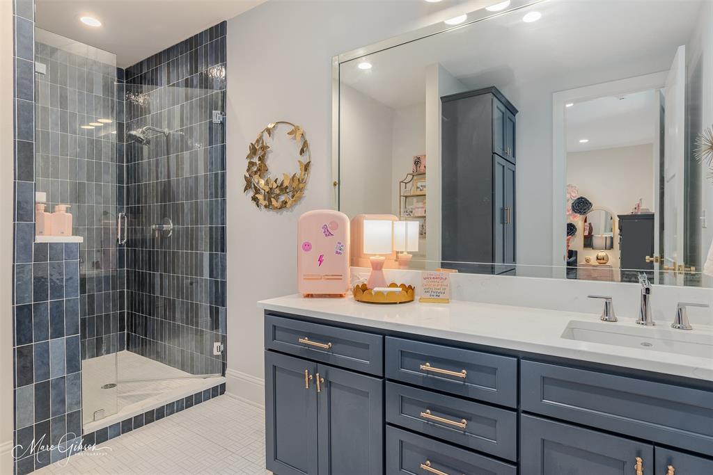 Oak Alley - Residential