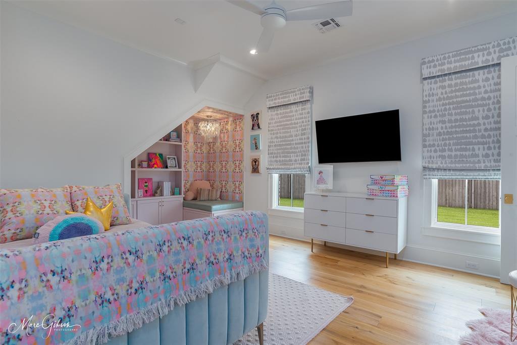 Oak Alley - Residential