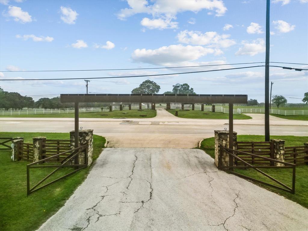5901 Cross Timbers Road