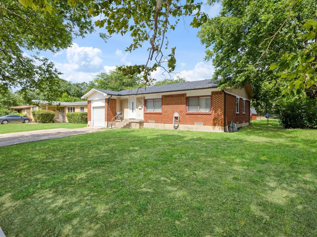 706 N Carrier Parkway