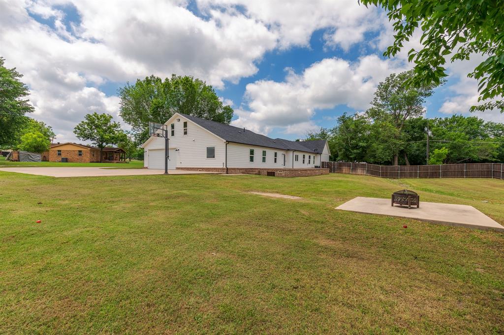1305 N John Douglas Road