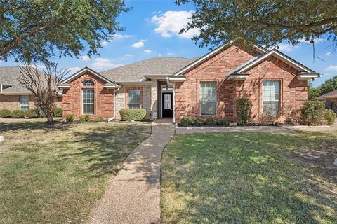Photo of 10601 T Bury Lane, Waco, TX 76708 (MLS # 21094597)