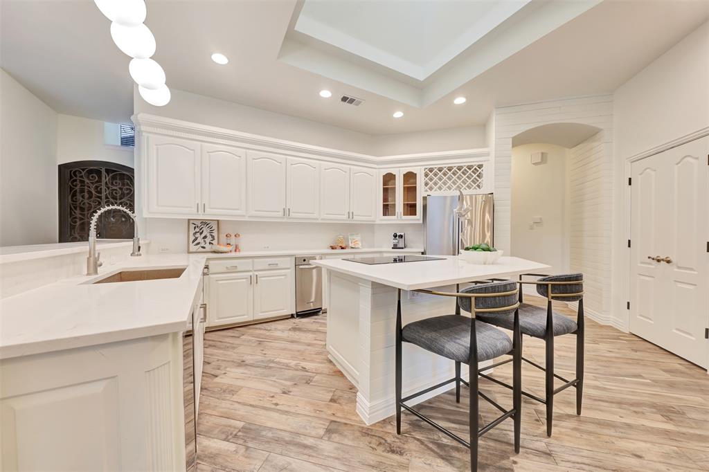 4401 Mira Vista Drive
