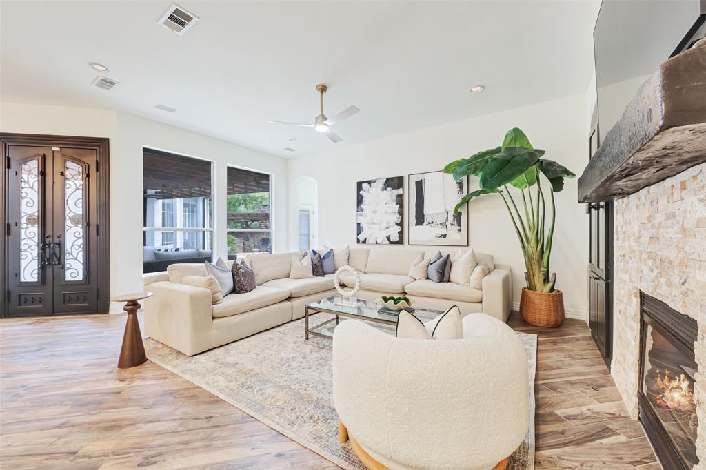 4401 Mira Vista Drive