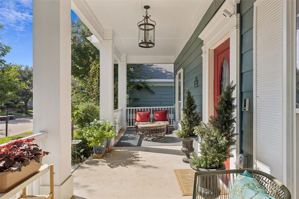 1405 Live Oak Lane