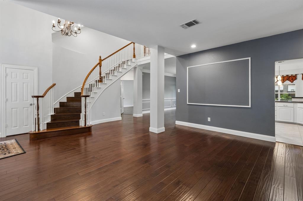 2510 Maywood Lane
